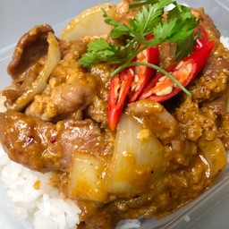 ผัดผงกระหรี่หมู