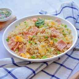 ข้าวผัดเบคอน