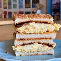 Bacon Scramble Toastie | โทสตี้ไข่นุ่มชีสละลาย
