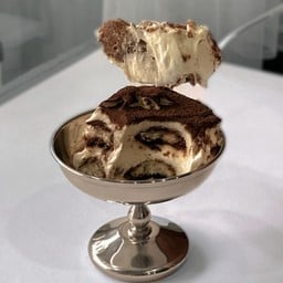 Tiramisu Cake
