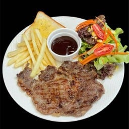 Loft Steak สเต็ก ก๋วยเตี๋ยวเรือ สมูทตี้ผลไม้