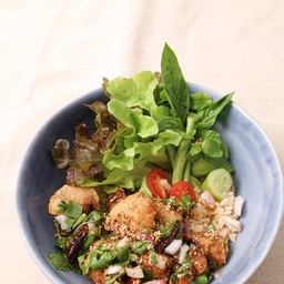 ข้าวลาบปลานิลกินข้าว