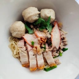 ร้านข้าวหมูแดงหมูกรอบ แชมป์โลก