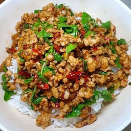 ข้าวกระเพราพริกแห้ง + เล้งแซ่บ