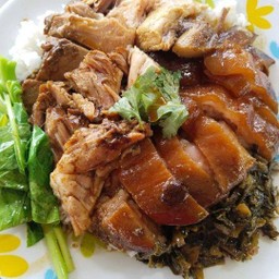 ข้าวขาหมูเนื้อหนังธรรมดา