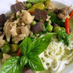 ผลไม้สดปอกพร้อมทาน จัดจ้านในย่านนี้