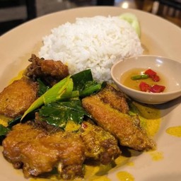 ข้าวเครื่องแกงปลาพง