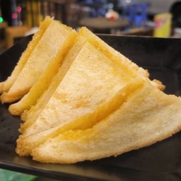 ขนมปังปิ้งทาเนย