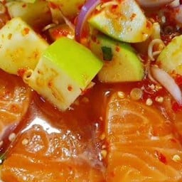 ยำแซลมอนแอปเปิ้ลซีฟู้ด