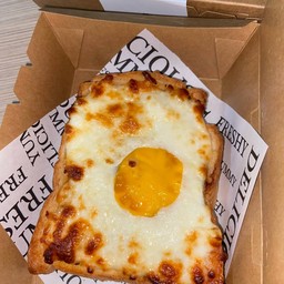 ปังปิ้งพริกเผาไข่ชีส