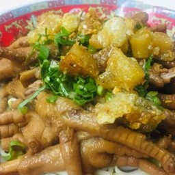 ก๋วยเตี๋ยวน่องไก่+ขาไก่+ไก่ฉีก