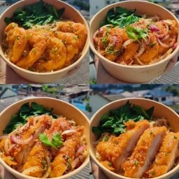 บะหมี่แซ่บ ซันคอนโด