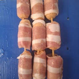 ไส้กรอกพันเบค่อน