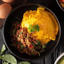 ข้าวไข่ข้นกะเพราหมูสับ