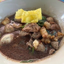 ร้านก๋วยเตี๋ยวชามโต