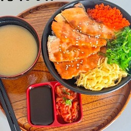 ชุดเซ็ตข้าวแซลมอนย่างไฟ