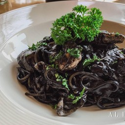 สปาเกตตี้ซอสหมึกดำ