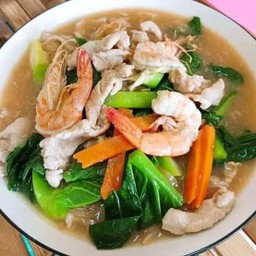 ราดหน้าทะเลรวม