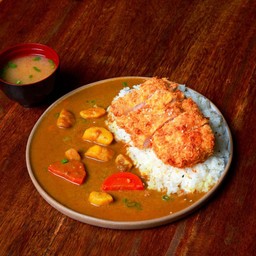 ข้าวหน้าแกงกะหรี่หมูทอด