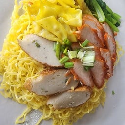 บะหมี่จับกังและชาเย็น