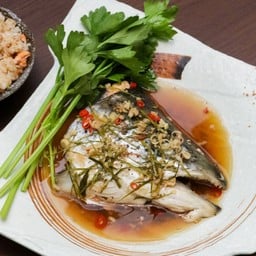 หัวปลาแซลมอนต้มสาเก(T143)