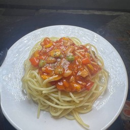 สปาเก็ตตี้ ซอสมะเขือเทศหมูสับ