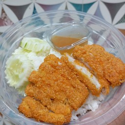 ข้าวไก่กรอบ ซอสน้ำปลา