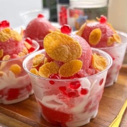 สตอเบอรี่สมูทตี้โยเกริต์(แก้วกลาง)