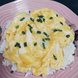 ไข่ข้นนุ่มราดข้าว
