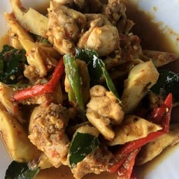 ผัดเผ็ดไก่ใส่หน่อไม้