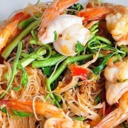 ผัดหมี่กระเฉดกุ้ง