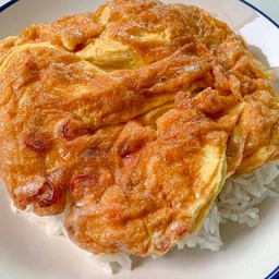 ข้าวไข่เจียวหมูสับพร้อมน้ำจิ้มแจ่ว