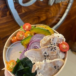 สลัดหมูชาบุย่าง ครีมจิ้มแจ่ว