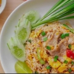 ข้าวผัดหมู
