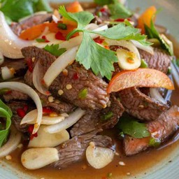 ยำเนื้อย่าง