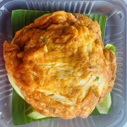 ไข่เจียวกุ้งสับราดข้าว