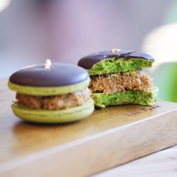 มาการองช็อกโกแลตดูไบ