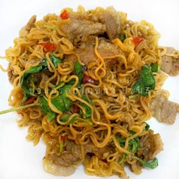 D มาม่ากะเพราเนื้อชิ้น