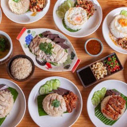 ครัวนลินอาหารตามสั่ง ข้าวมันไก่ตอนกินแล้วเฮงๆ บางบัวทอง