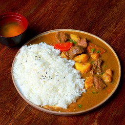 ข้าวหน้าแกงกะหรี่เนื้อ