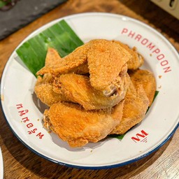 ปีกไก่ทอดน้ำปลา 8ชิ้น