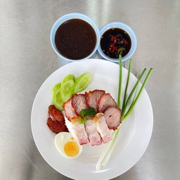 ข้าวหมูแดงหมูกรอบ