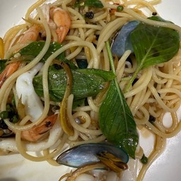 สปาเก็ตตี้ผัดฉ่าทะเล