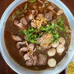ก๋วยเตี๋ยวเรือตาจ๊อด สาขา2สัตหีบ