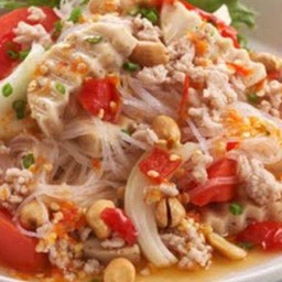 ยำวุ้นเส้นหมูสับ