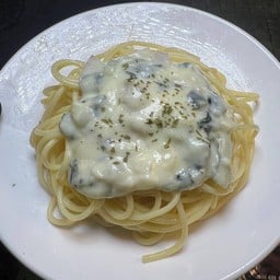 สปาเก็ตตี้ คาโบนาร่า แฮม ผักโขม เห็ดแชมปิญอง