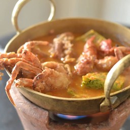 แกงส้มปูนิ่มชะอมไข่ทอด sour curry soup soft crab