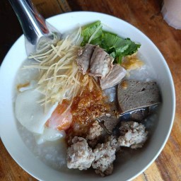 โจ๊ก ก๋วยจั๊บ เตาถ่าน
