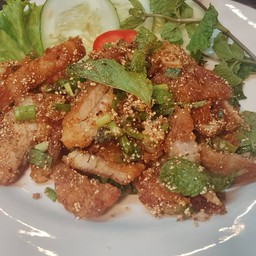 ยำไก่แซ่บ