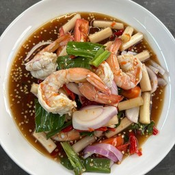 ยำกุ้งสุกไหลบัว